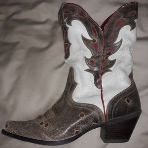 Ariat cowboy boots size 9B never worn